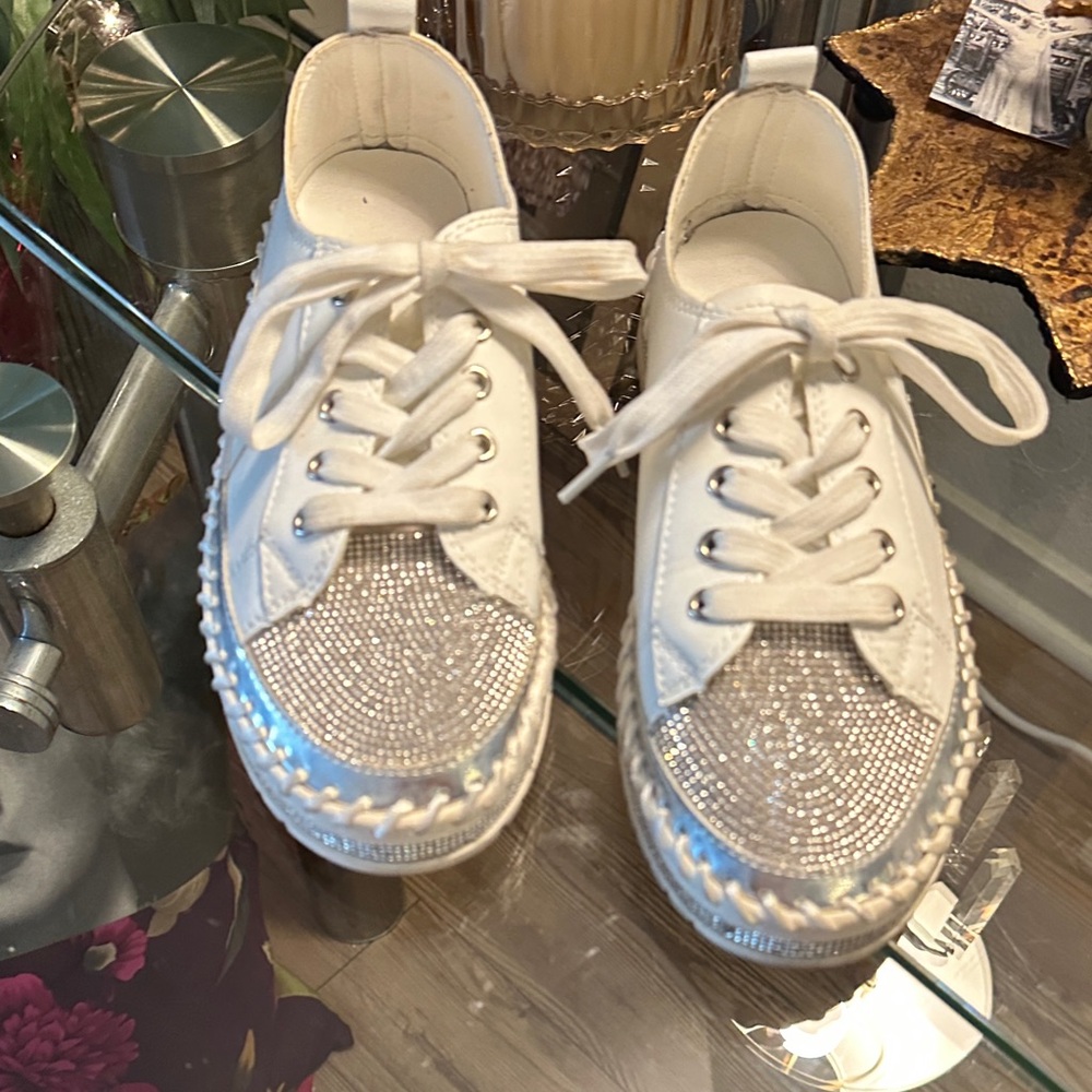 Stylish White Women’s Sneakers with Silver Rhinestones - Excellent Condition